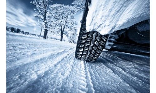 Tire driving in snow