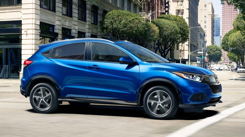 blue 2016 honda hr-v driving