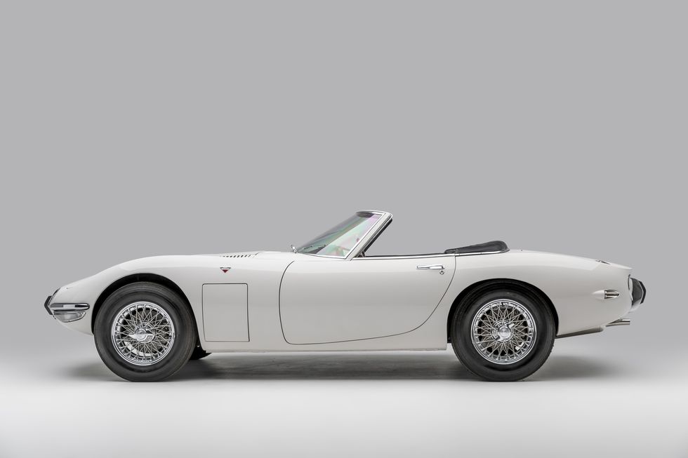 white toyota 200gt