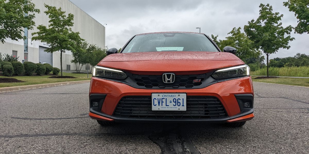 The 2022 Honda Civic Si Deftly Fits In Between the Civic Sport Touring And  The Type R - Carpages Blog